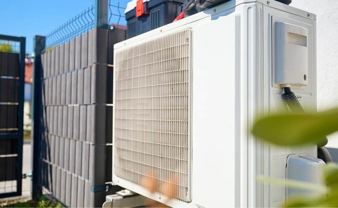 La pompe à chaleur air eau réversible : une solution idéale pour l’été