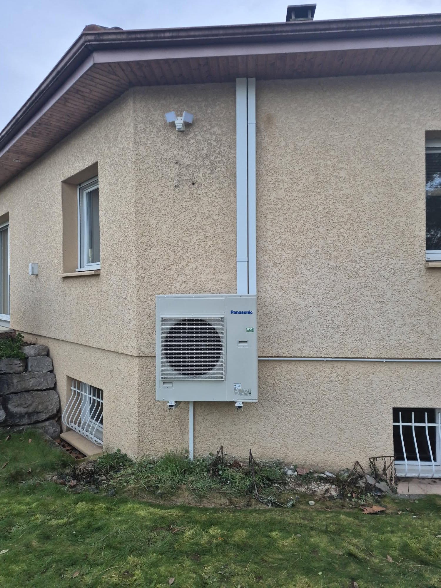 Remplacement climatisation réversible Panasonic à Loyettes — Hemmer Entreprise