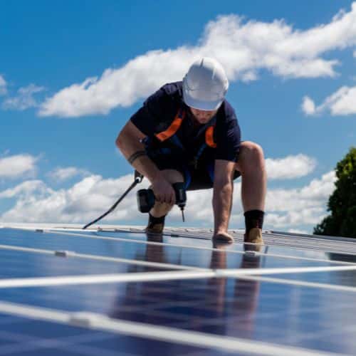 Technicien Hemmer installation panneaux solaires Nord-Isère