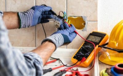 Quelles différences entre mise aux normes ou remise en sécurité électrique ?